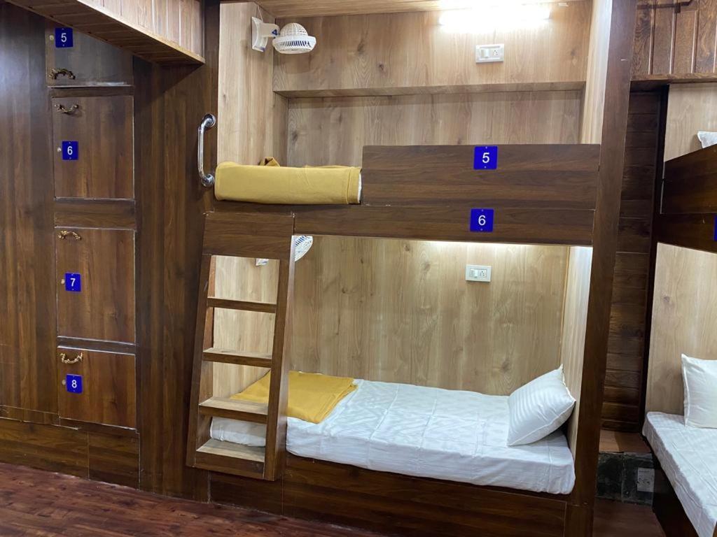 City Stay Ac Deluxe Hostel Мадгаон Екстер'єр фото